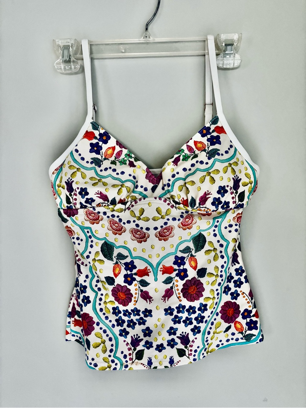 Kenneth Cole Floral V-Neck Tankini bathing suit, size Small.